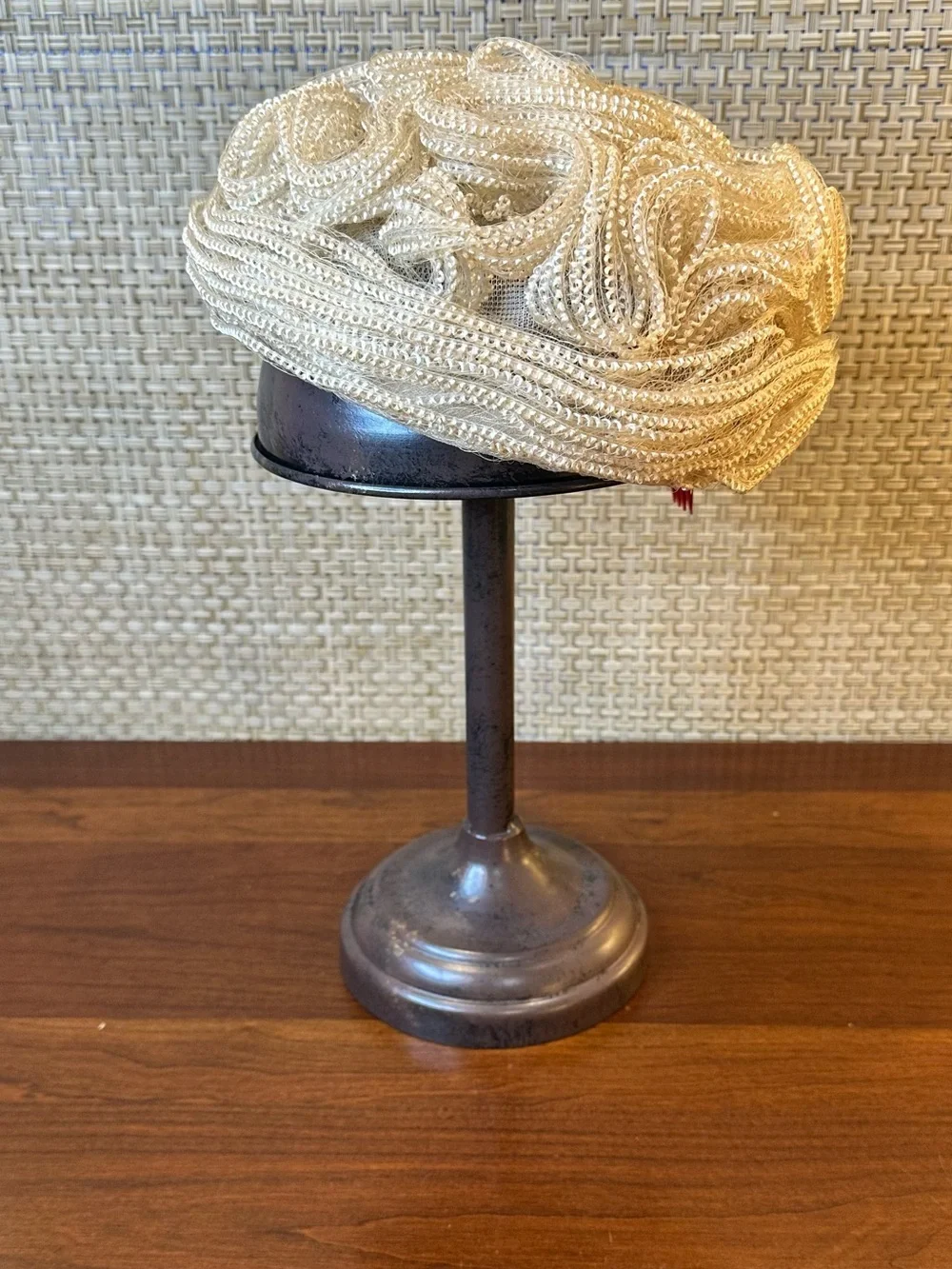 🌟HP🌟VTG 1950s Cream Celluloid Mesh Pearl-Look Wedding Toque Hat ChapeauxOriginal - Picture 4 of 12